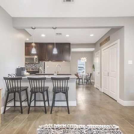 Cozy 2 Bed Townhome Near The Hospital Lafayette Exterior foto